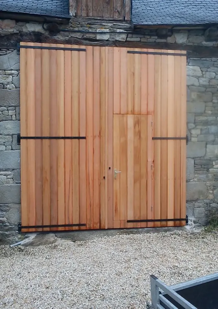 Portail de garage près de Montfort-sur-Meu